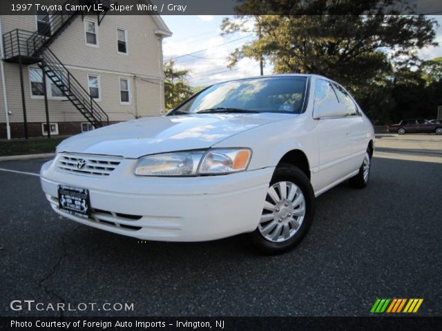 1997 Toyota Camry LE in Super White