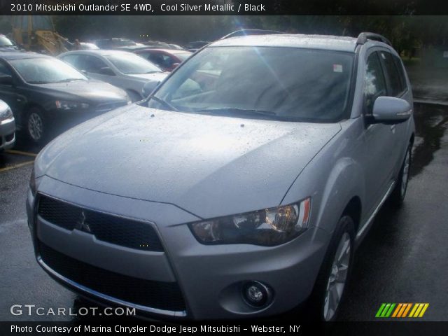 2010 Mitsubishi Outlander SE 4WD in Cool Silver Metallic