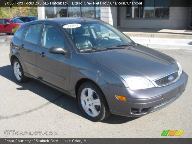 2005 Ford Focus ZX5 SES Hatchback in Liquid Grey Metallic