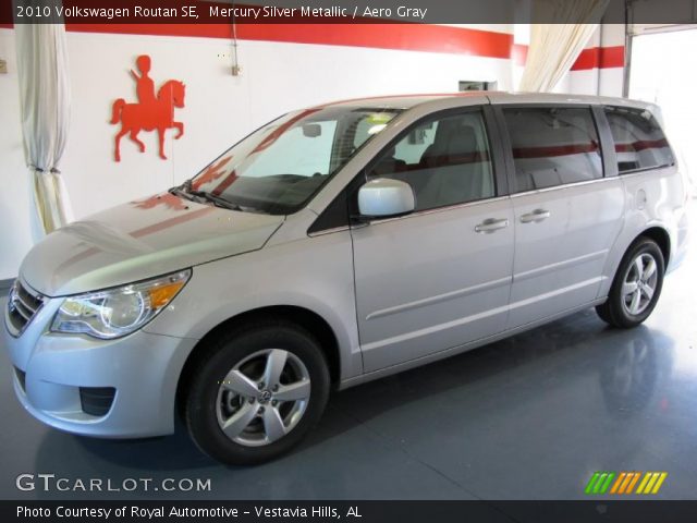 2010 Volkswagen Routan SE in Mercury Silver Metallic