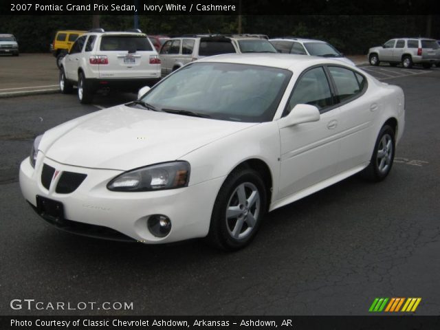 2007 Pontiac Grand Prix Sedan in Ivory White