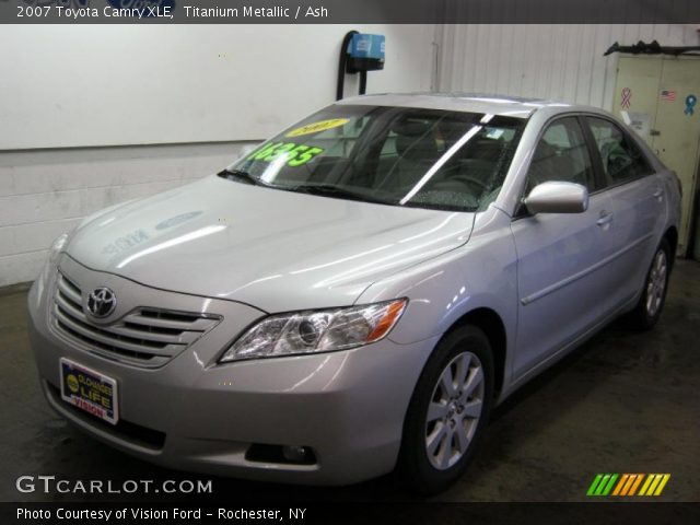 2007 Toyota Camry XLE in Titanium Metallic