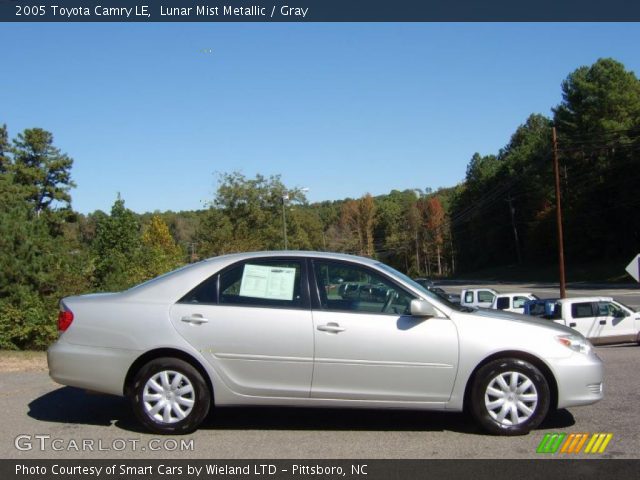 2005 Toyota Camry LE in Lunar Mist Metallic