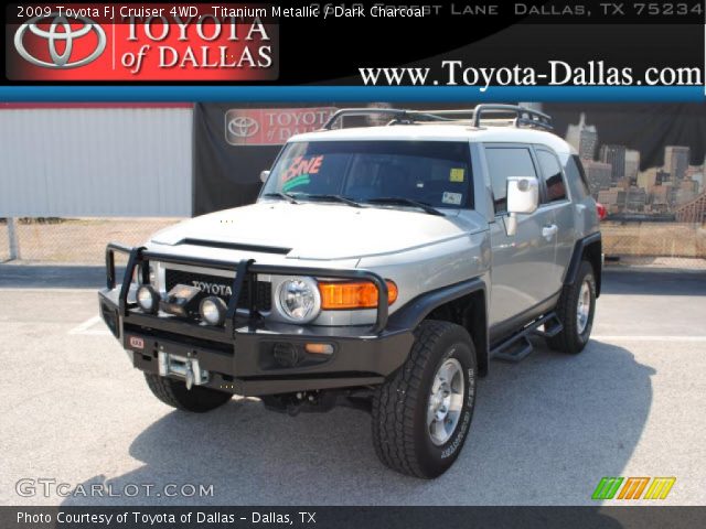 2009 Toyota FJ Cruiser 4WD in Titanium Metallic