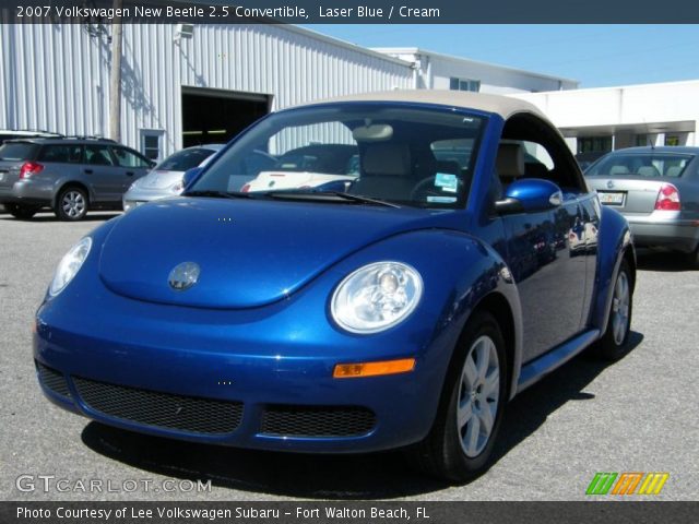 2007 Volkswagen New Beetle 2.5 Convertible in Laser Blue
