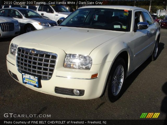 2010 Chrysler 300 Touring in Cool Vanilla White