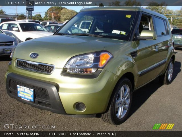 2010 Kia Soul + in Alien Green