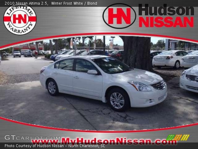 2010 Nissan Altima 2.5 in Winter Frost White