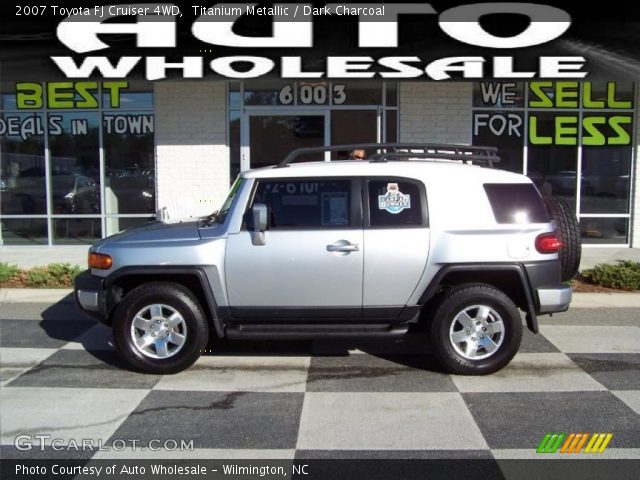 2007 Toyota FJ Cruiser 4WD in Titanium Metallic