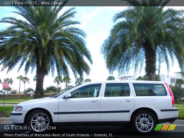 2001 Volvo V70 T5 in White