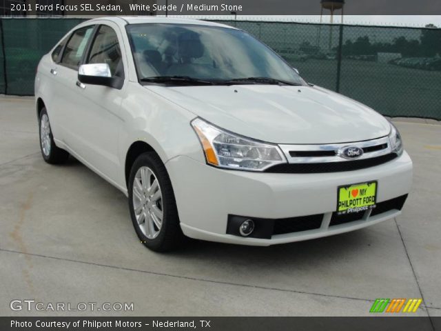 2011 Ford Focus SEL Sedan in White Suede