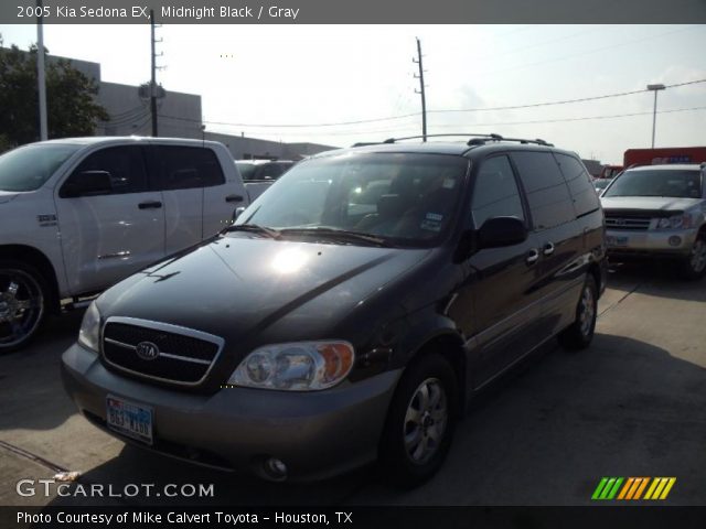 2005 Kia Sedona EX in Midnight Black