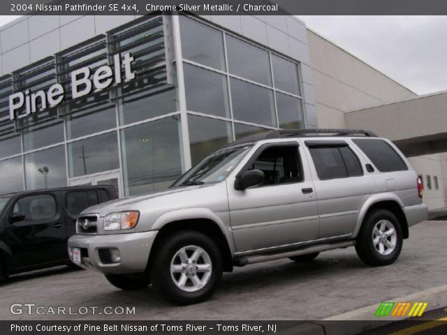 2004 Nissan Pathfinder SE 4x4 in Chrome Silver Metallic