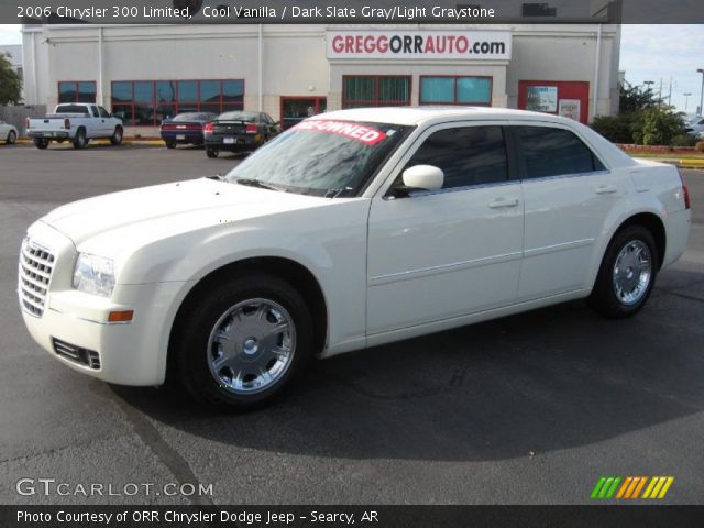 2006 Chrysler 300 Limited in Cool Vanilla