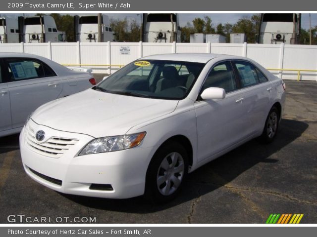 2009 Toyota Camry LE in Super White