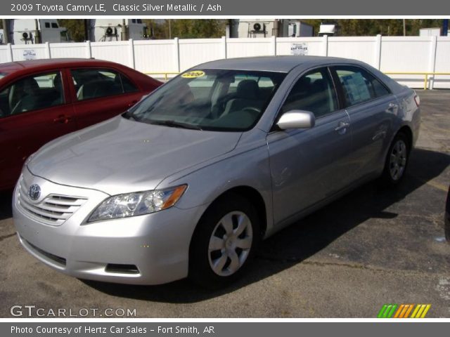 2009 Toyota Camry LE in Classic Silver Metallic
