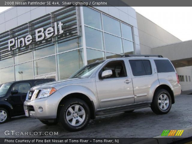 2008 Nissan Pathfinder SE 4x4 in Silver Lightning