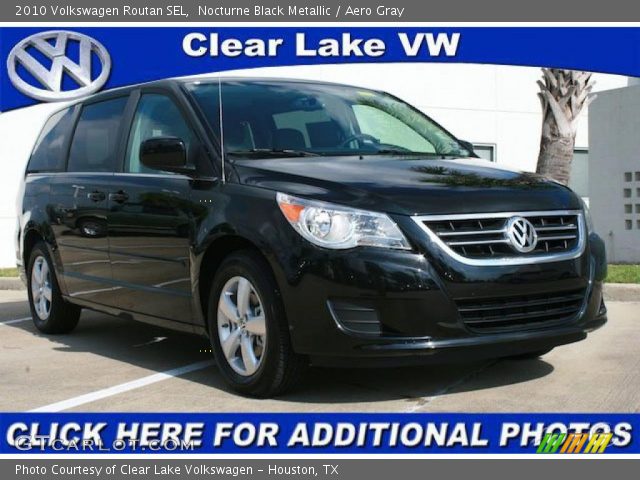 2010 Volkswagen Routan SEL in Nocturne Black Metallic