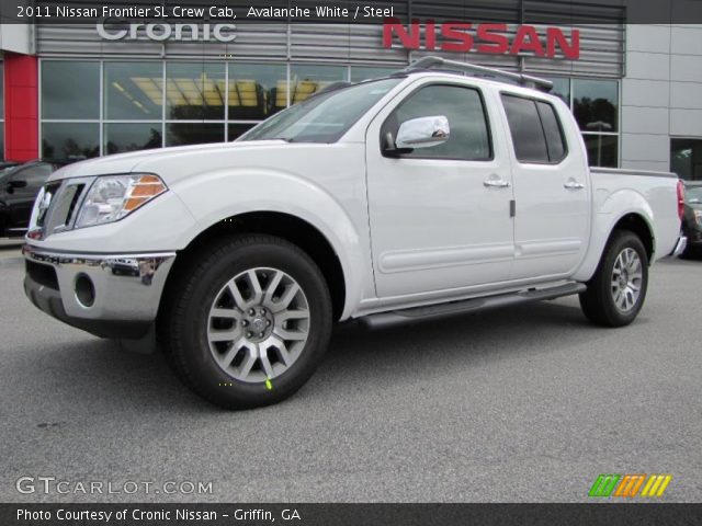 2011 Nissan Frontier SL Crew Cab in Avalanche White