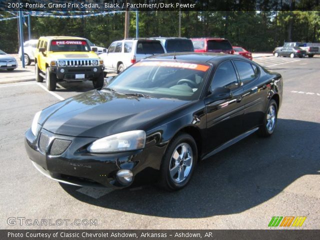 2005 Pontiac Grand Prix Sedan in Black
