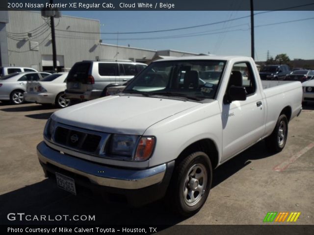 2000 Nissan Frontier XE Regular Cab in Cloud White