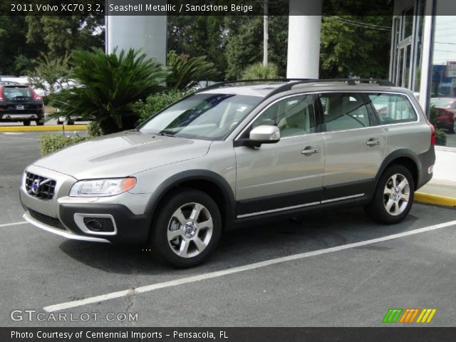 2011 Volvo XC70 3.2 in Seashell Metallic