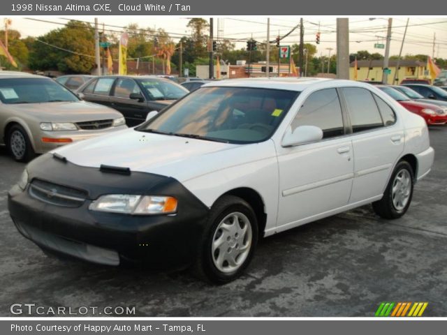 1998 Nissan Altima GXE in Cloud White