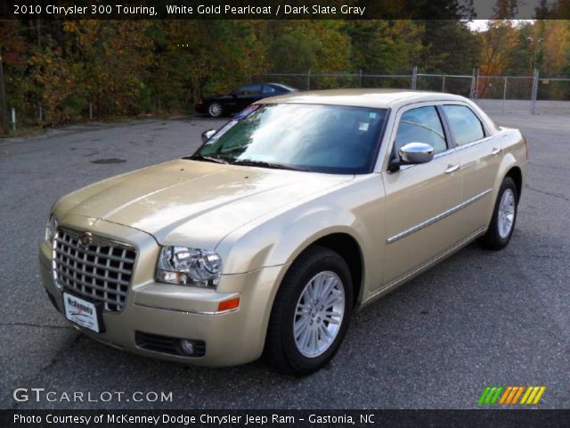 2010 Chrysler 300 Touring in White Gold Pearlcoat