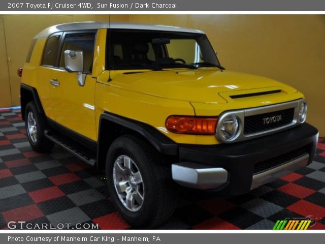 2007 Toyota FJ Cruiser 4WD in Sun Fusion