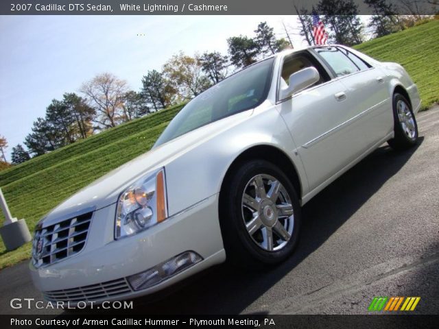 2007 Cadillac DTS Sedan in White Lightning