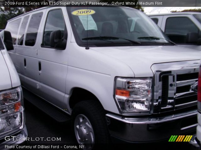 2009 Ford E Series Van E350 Super Duty XLT Passenger in Oxford White
