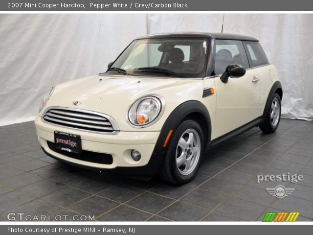 2007 Mini Cooper Hardtop in Pepper White
