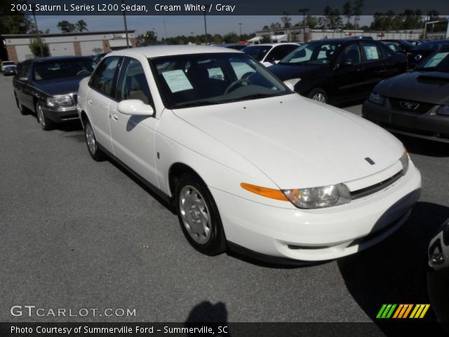 2001 Saturn L Series L200 Sedan in Cream White