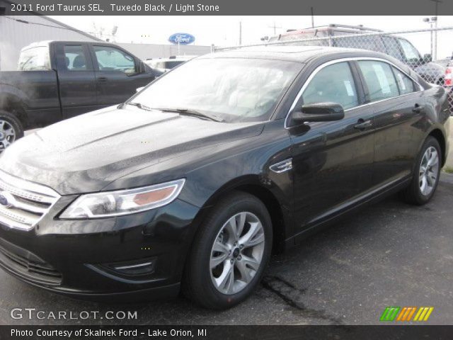 2011 Ford Taurus SEL in Tuxedo Black