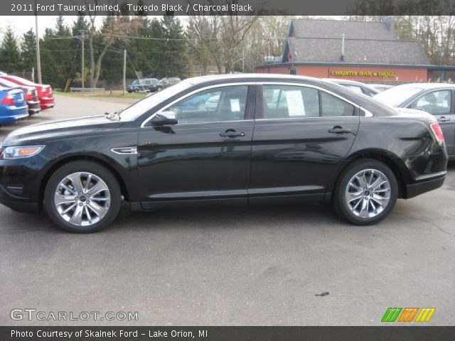 2011 Ford Taurus Limited in Tuxedo Black