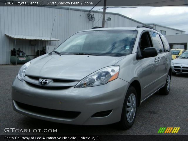 2007 Toyota Sienna LE in Silver Shadow Pearl
