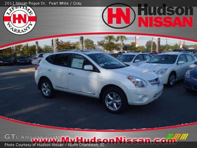 2011 Nissan Rogue SV in Pearl White