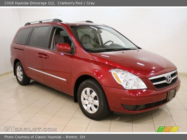 2008 Hyundai Entourage GLS in Cranberry Red