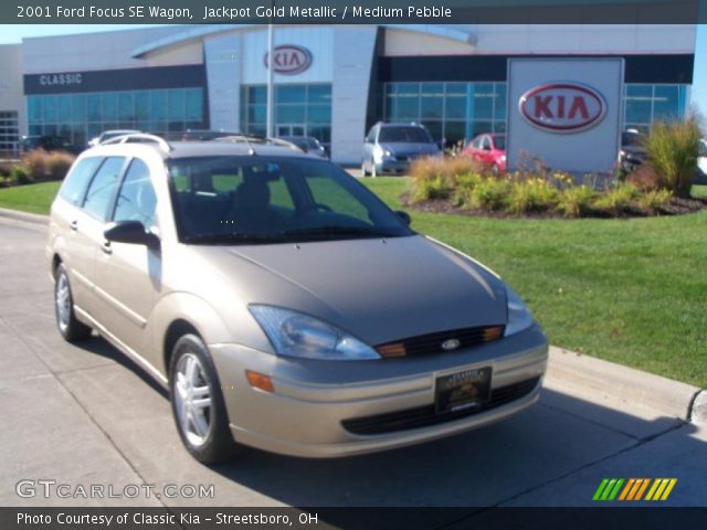 2001 Ford Focus SE Wagon in Jackpot Gold Metallic
