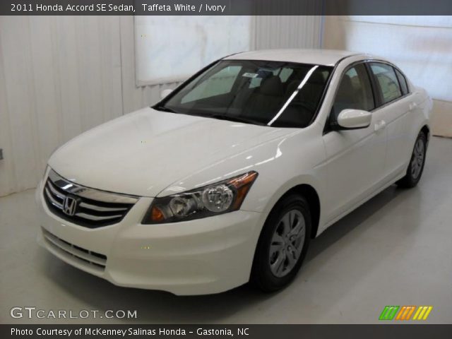 2011 Honda Accord SE Sedan in Taffeta White