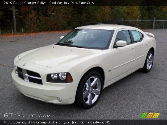 2010 Dodge Charger Rallye in Cool Vanilla