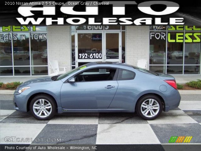 2010 Nissan Altima Coupe Interior. Ocean Gray 2010 Nissan Altima