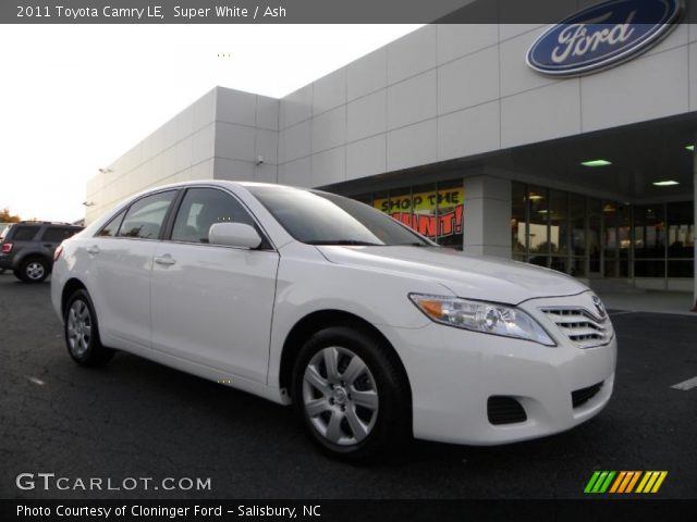 2011 Toyota Camry LE in Super White