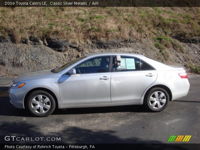 2009 Toyota Camry LE in Classic Silver Metallic