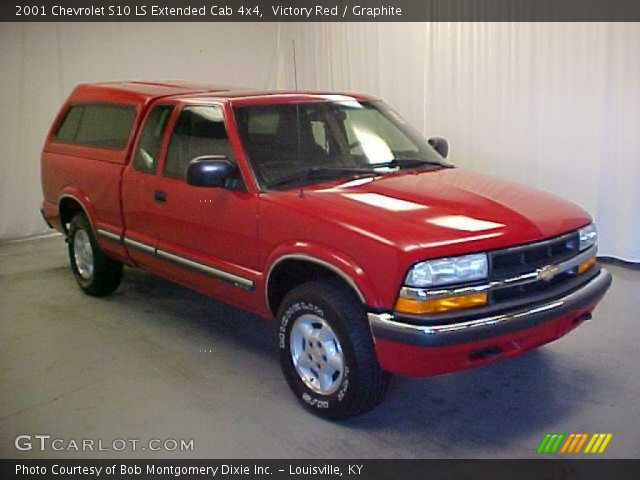 2001 Chevrolet S10 LS Extended Cab 4x4 in Victory Red