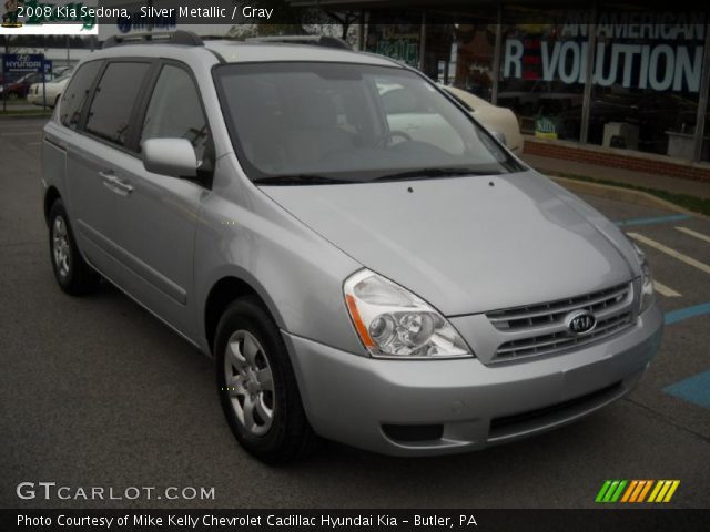 2008 Kia Sedona  in Silver Metallic