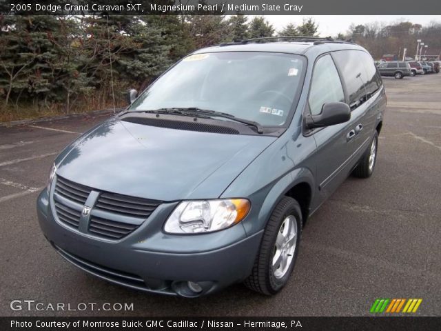 2005 Dodge Grand Caravan SXT in Magnesium Pearl