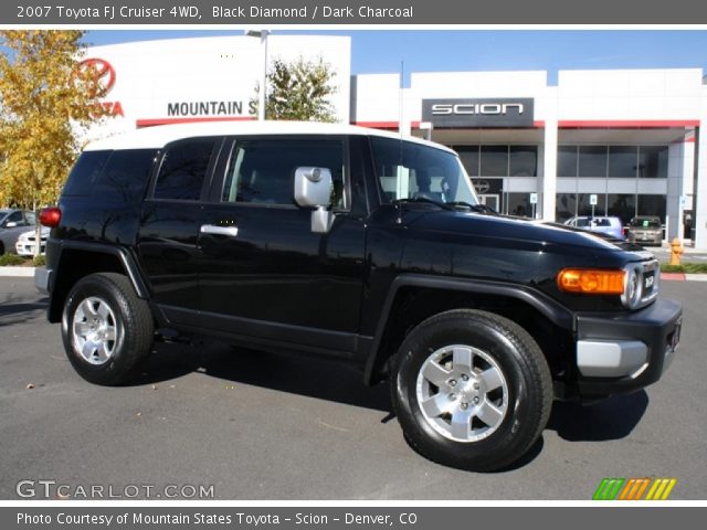 2007 Toyota FJ Cruiser 4WD in Black Diamond