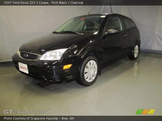 2007 Ford Focus ZX3 S Coupe in Pitch Black