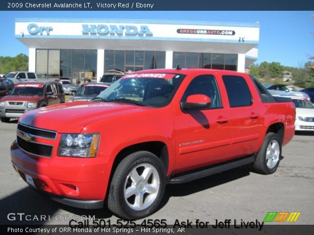 2009 Chevrolet Avalanche LT in Victory Red